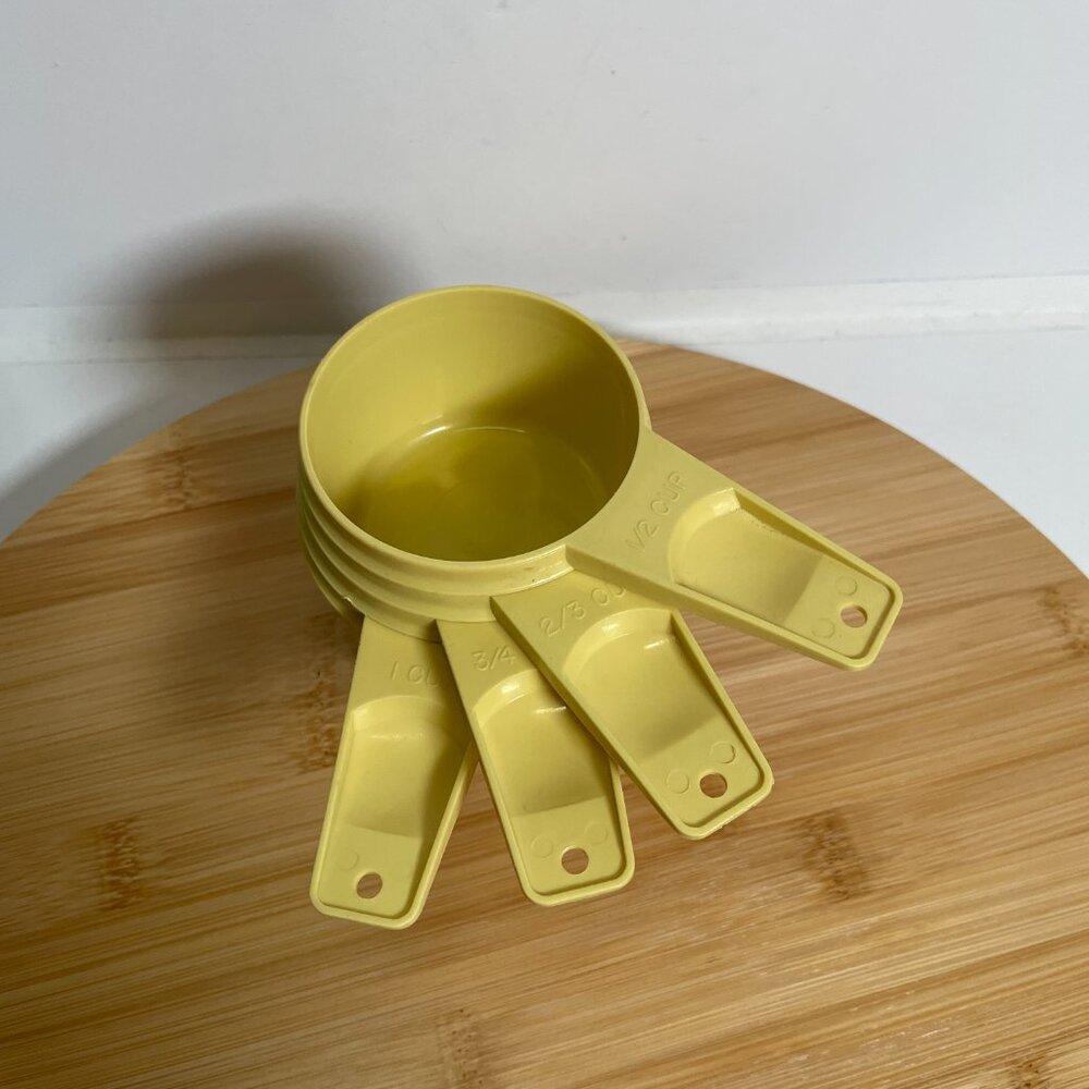 Vintage Tupperware Yellow Measuring Cup Set Plastic Baking Cooking - Picture 2 of 6